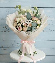 Букет цветов из:  Розы и Лизиантусы в Весьегонске