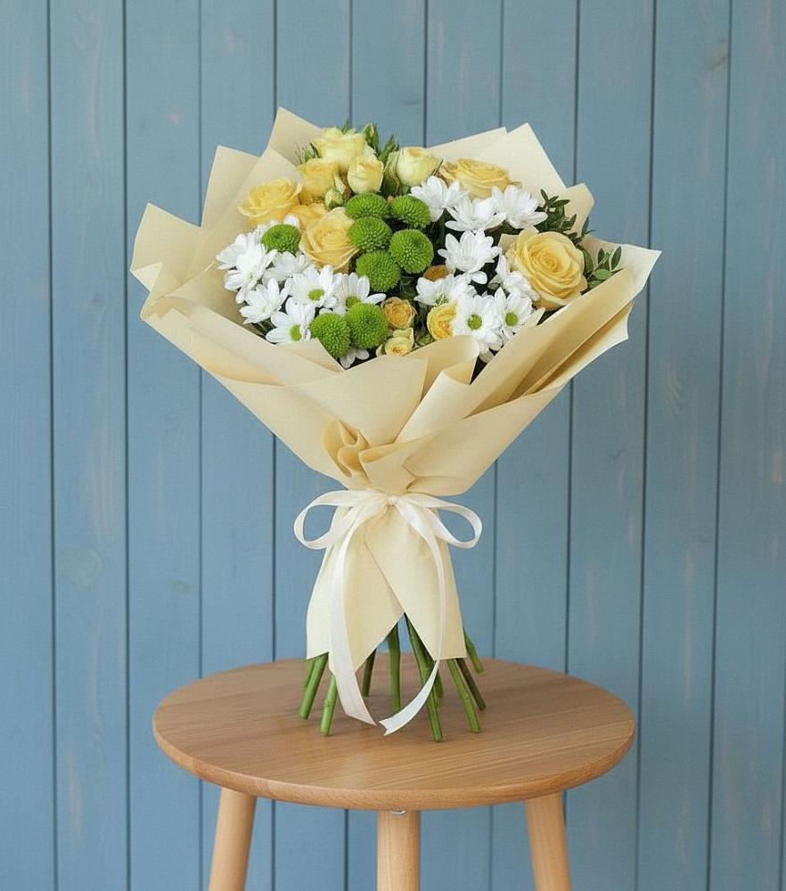 Букет цветов из: Хризантемы и Розы в Весьегонске