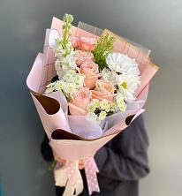 Букет цветов из:  Хризантемы и Розы в Весьегонске