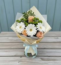Букет цветов из:  Герберы, Розы и Хризантемы в Весьегонске